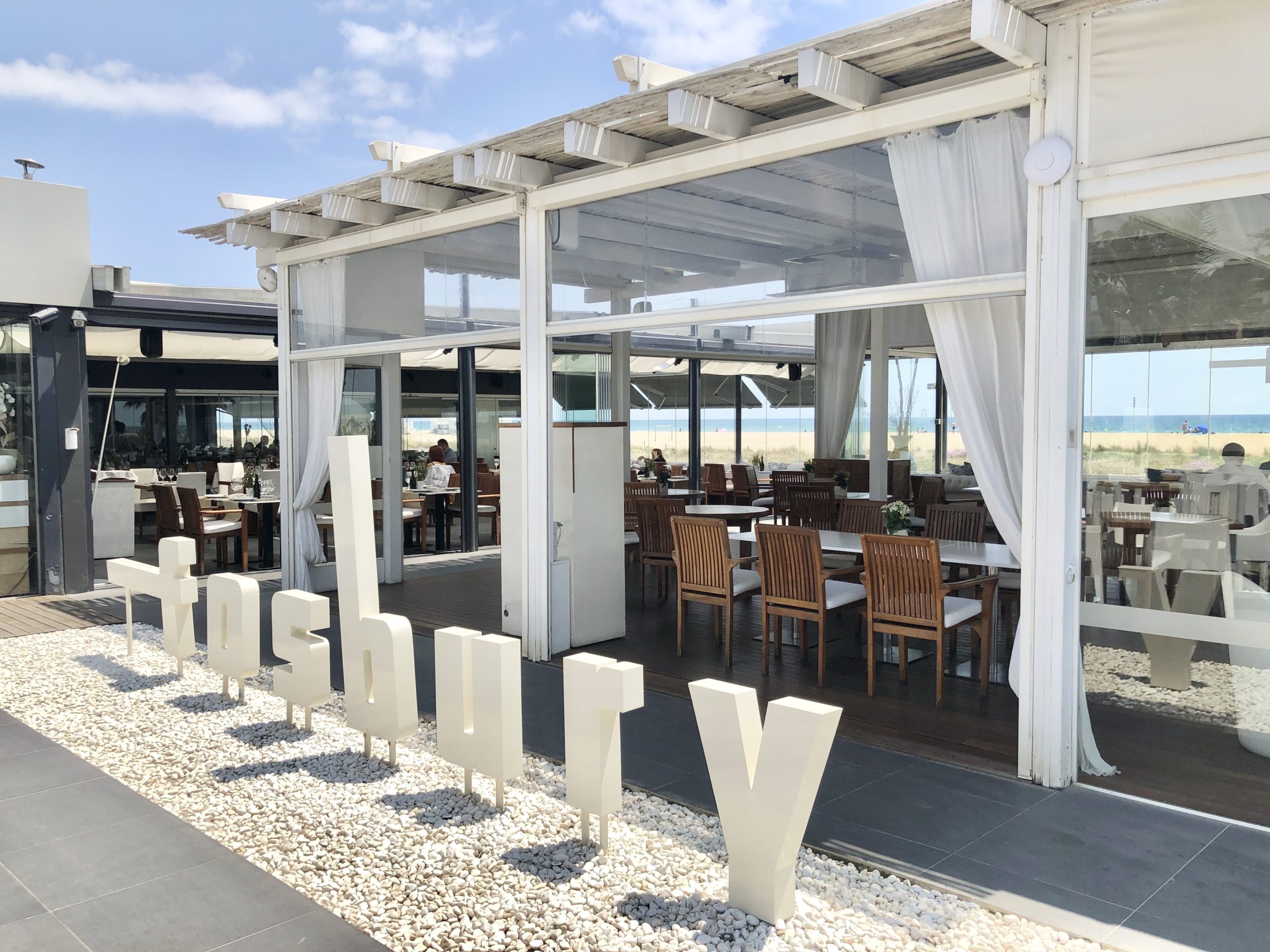 Terraza de Fosbury junto al mar